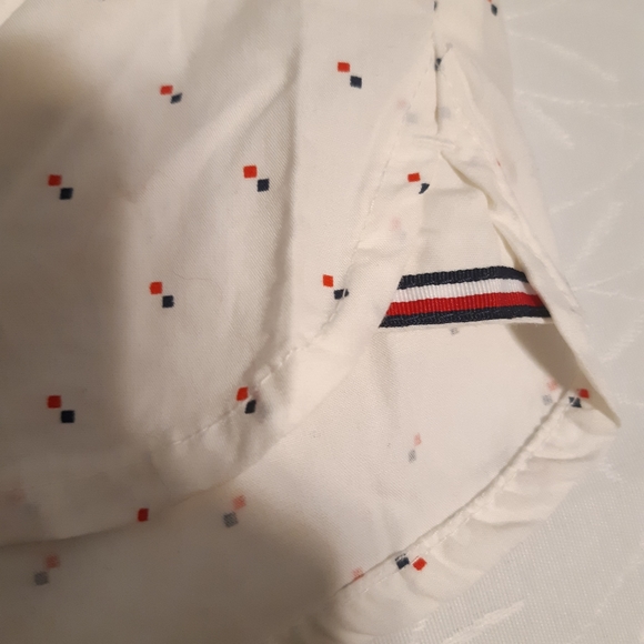 Boys Tommy Hilfiger Dress Shirt, L- Sleeve Colors White Red And Blue Size 6-9M - Picture 3 of 10
